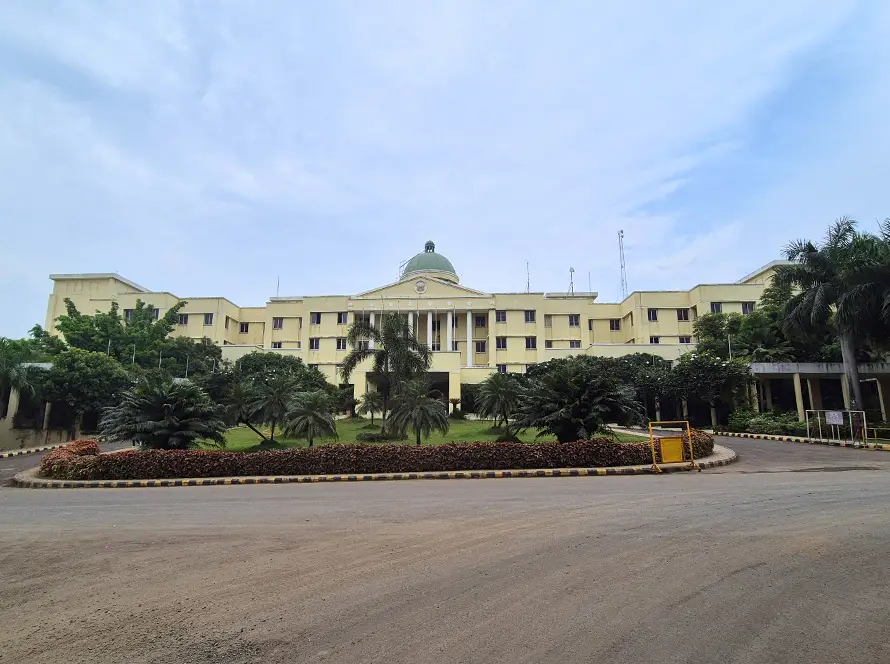 D Y Patil Dental School
